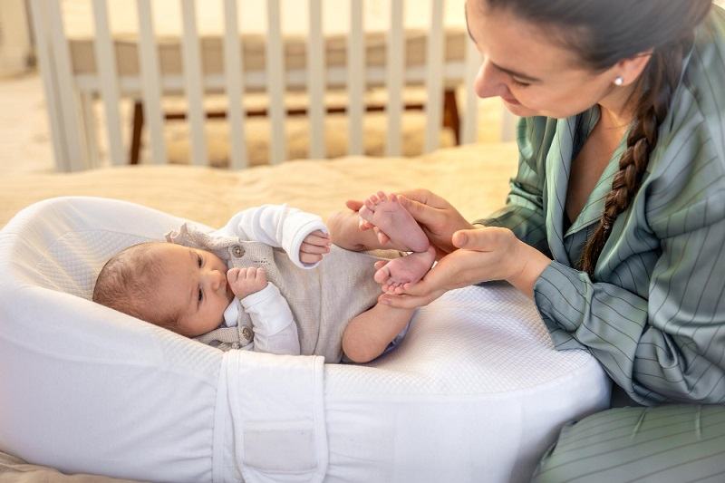 Cum limitezi vizitele cand ai un nou nascut: sfaturi pentru liniste si siguranta